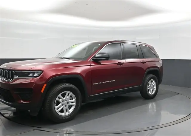 2024 Jeep Grand Cherokee Laredo photo 2