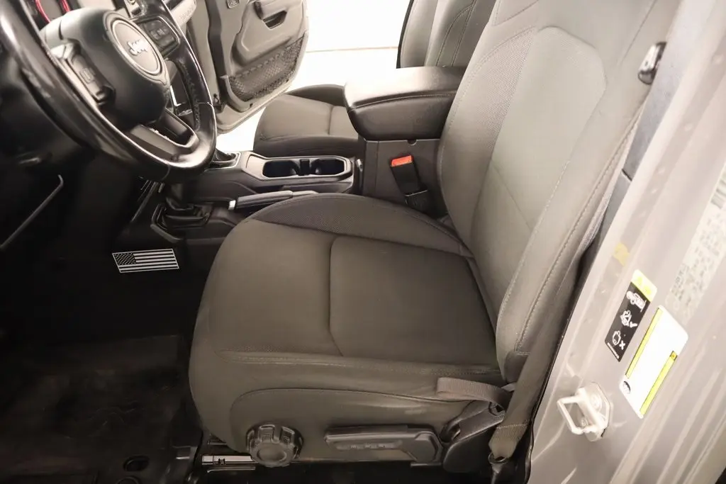 2020 Jeep Wrangler Unlimited Sport Altitude photo 11