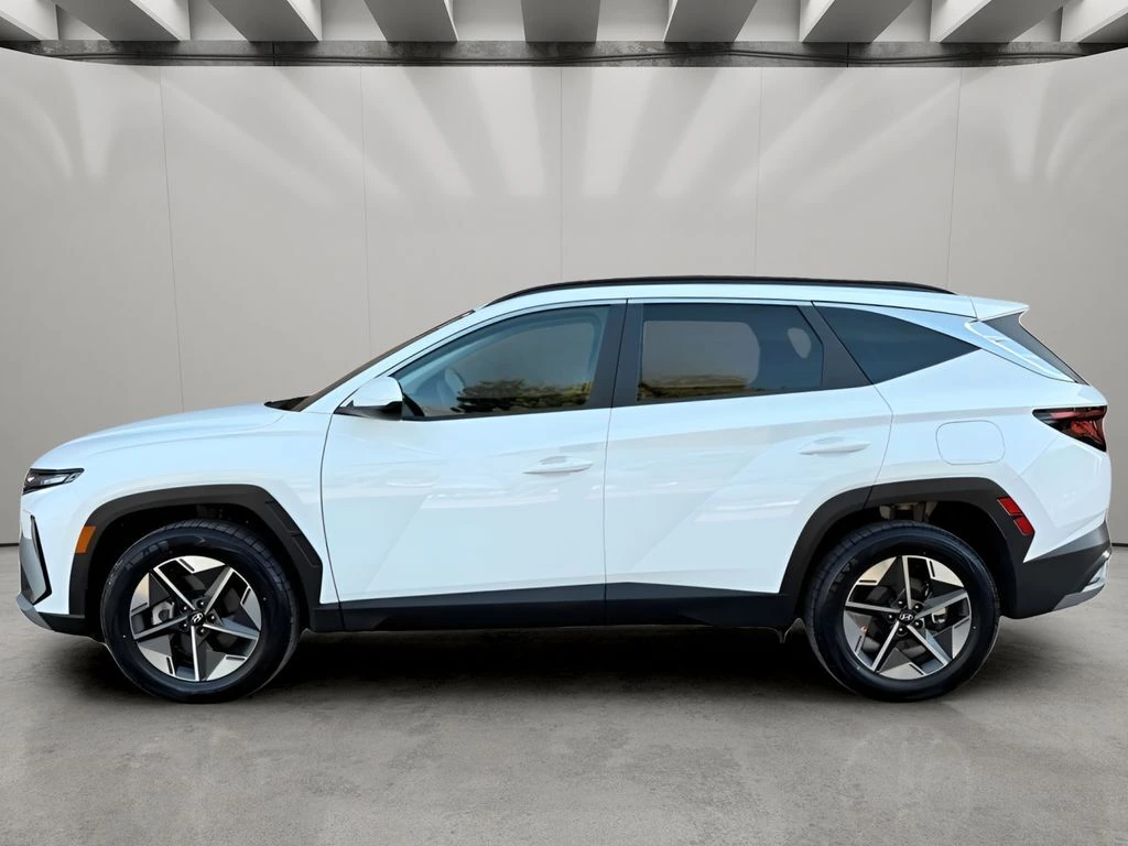 Used 2025 Hyundai Tucson SEL with VIN 5NMJBCDE0SH516366 for sale in Kansas City
