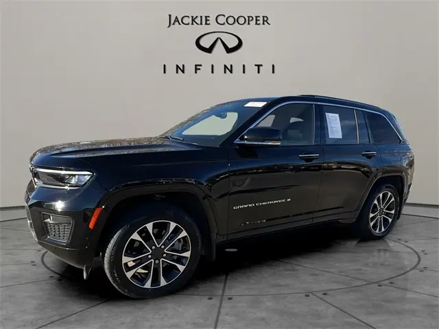 2023 Jeep Grand Cherokee Overland's photo