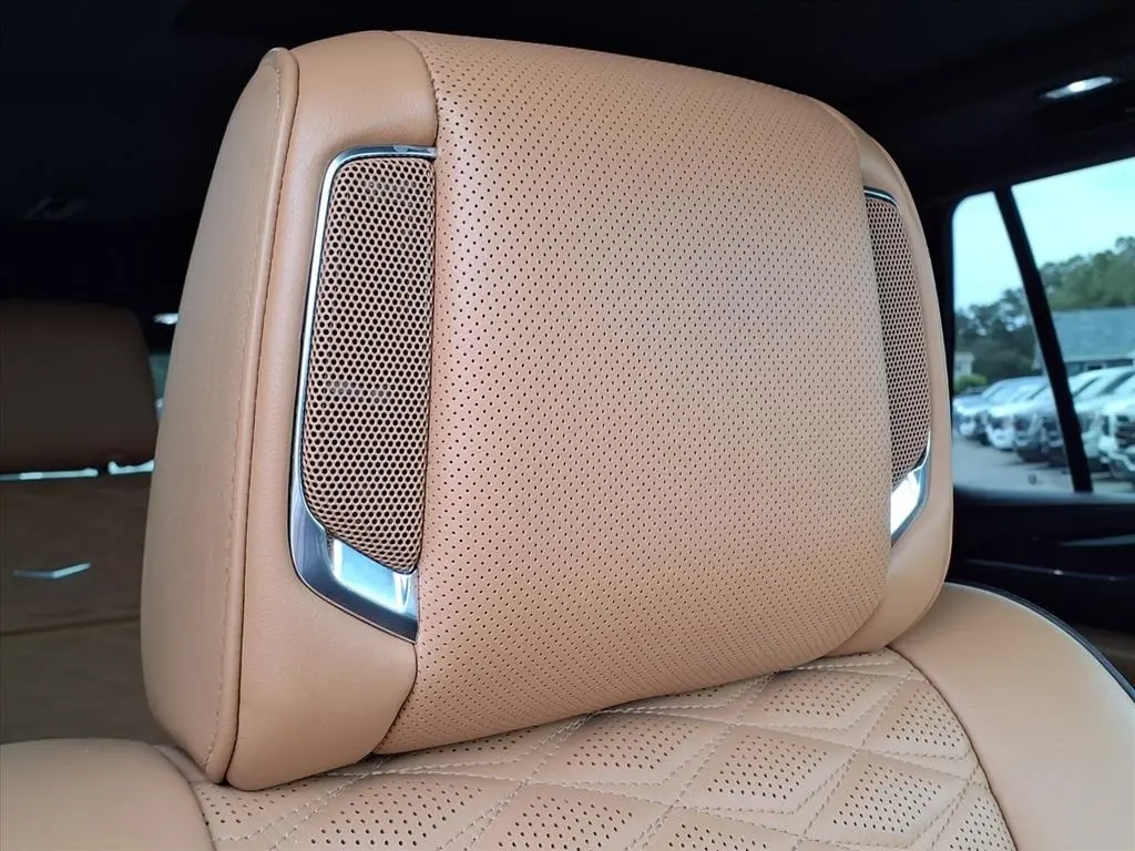 2023 Cadillac Escalade Premium Luxury photo 14