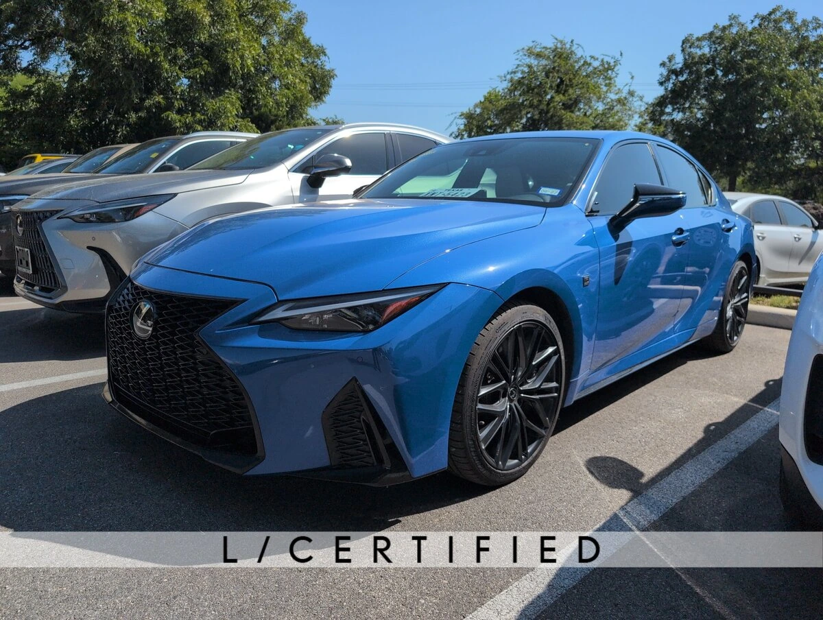 2023 Lexus IS