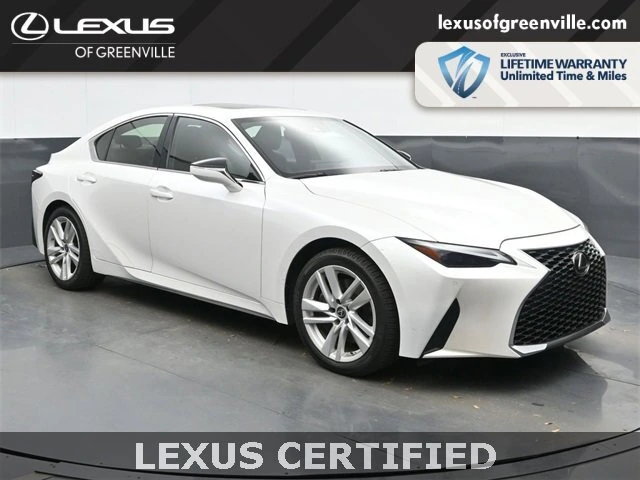 2021 Lexus IS 300's photo
