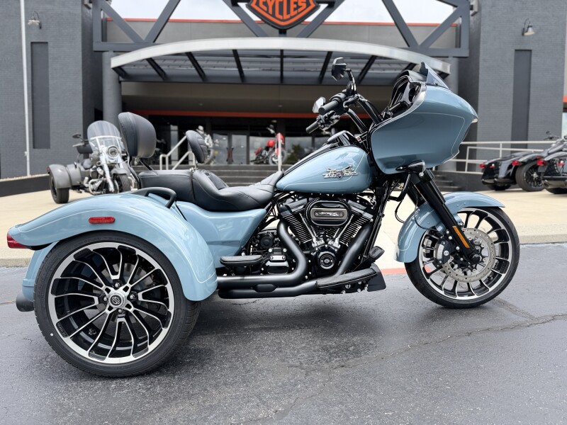 FLTRT 2024 Road Glide 3