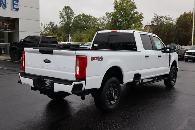 2026 Ford F-350 photo 3