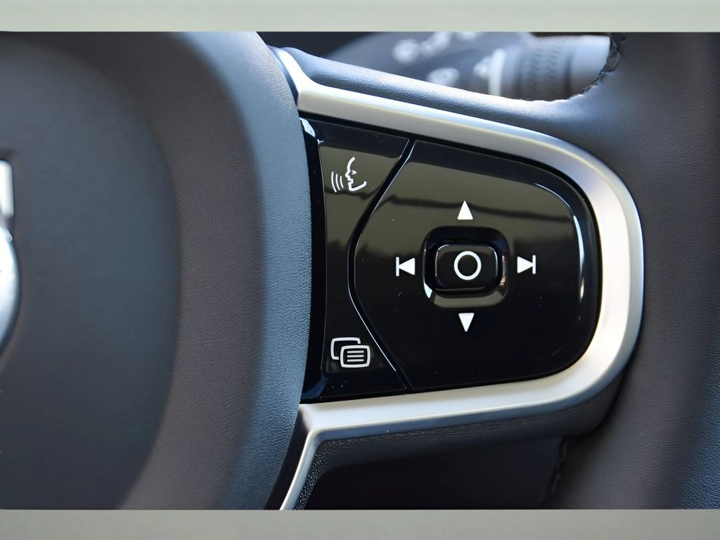 2026 Volvo - image 35