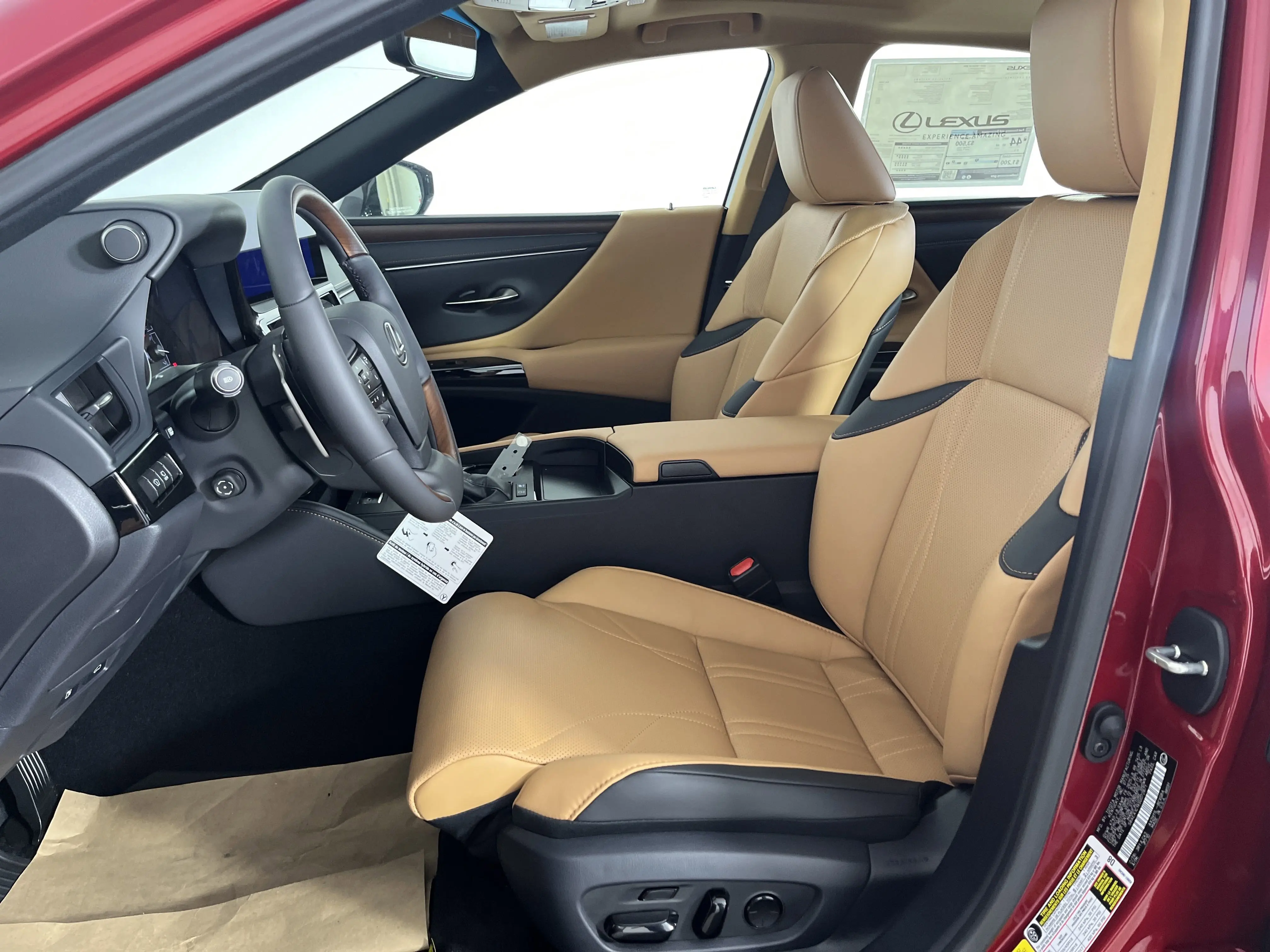 2025 Lexus ES 300h Luxury photo 4