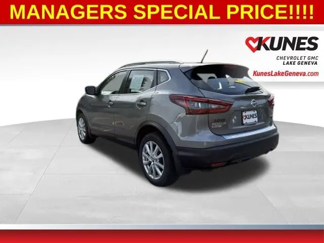 2021 Nissan Rogue Sport SV photo 2