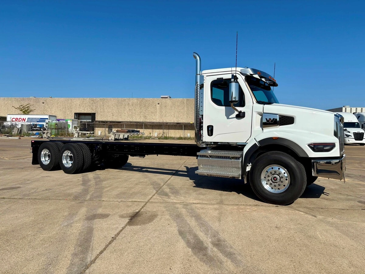 2027 Western Star 49X — photo 4