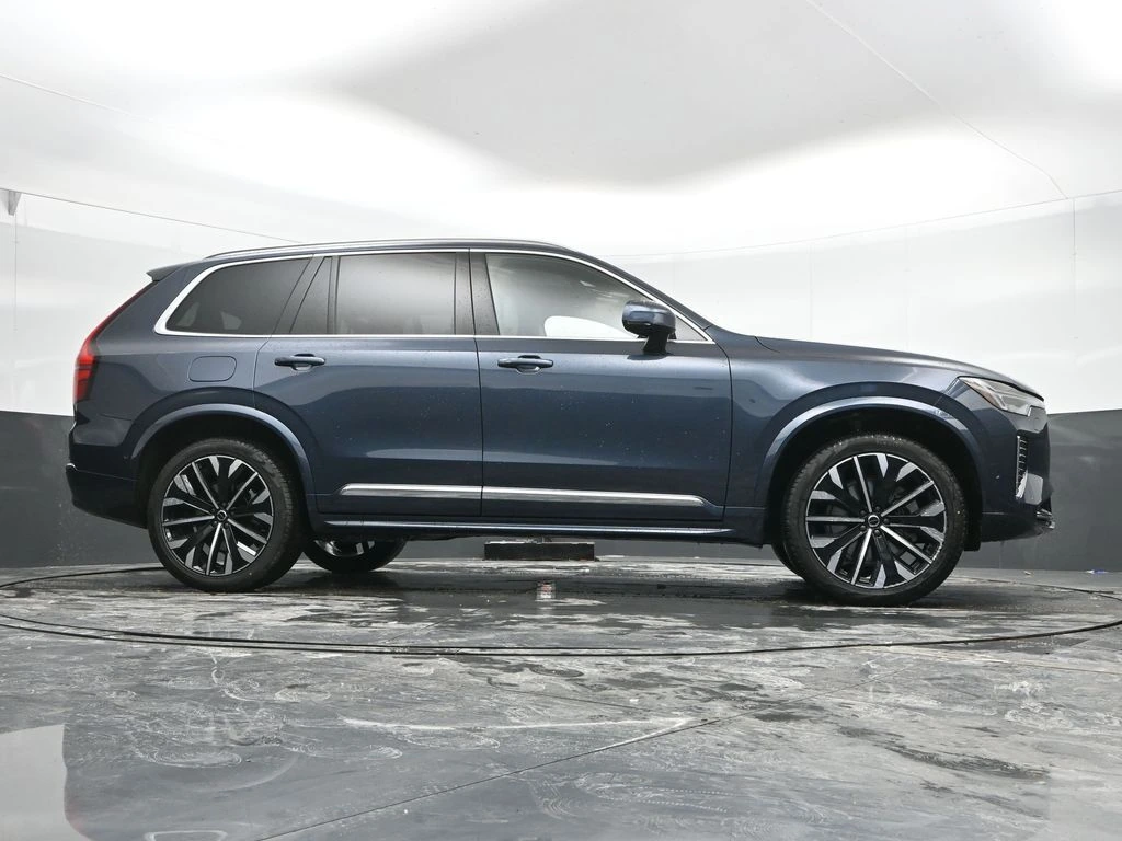 2026 Volvo - image 39