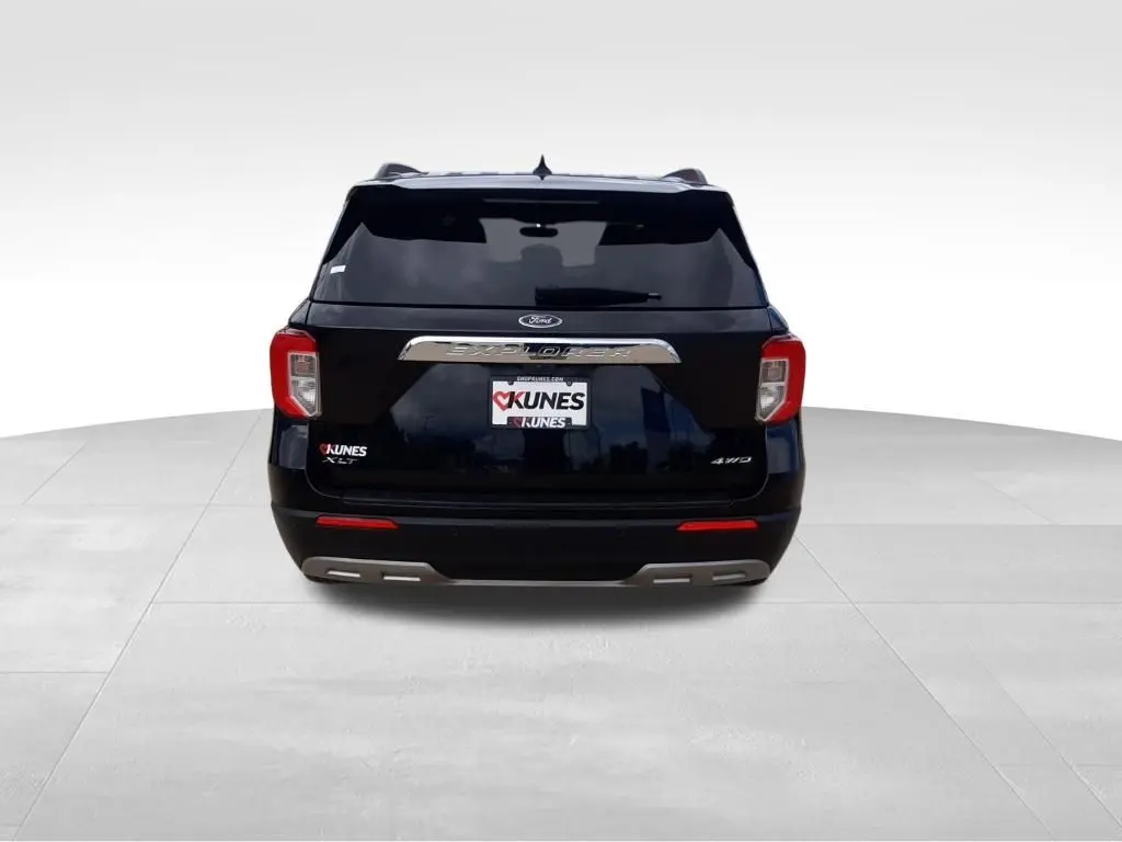 2024 Ford Explorer XLT photo 4