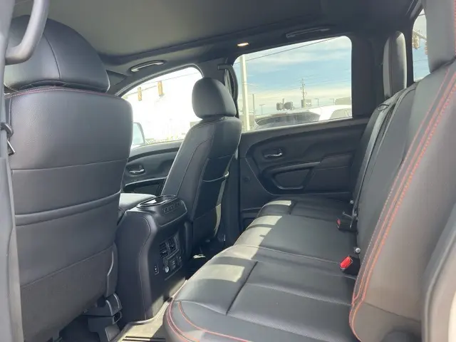 2024 Nissan Titan Crew Cab PRO-4X photo 10