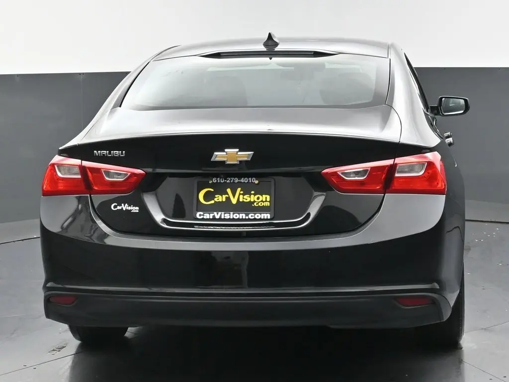 2023 Chevrolet Malibu photo 3