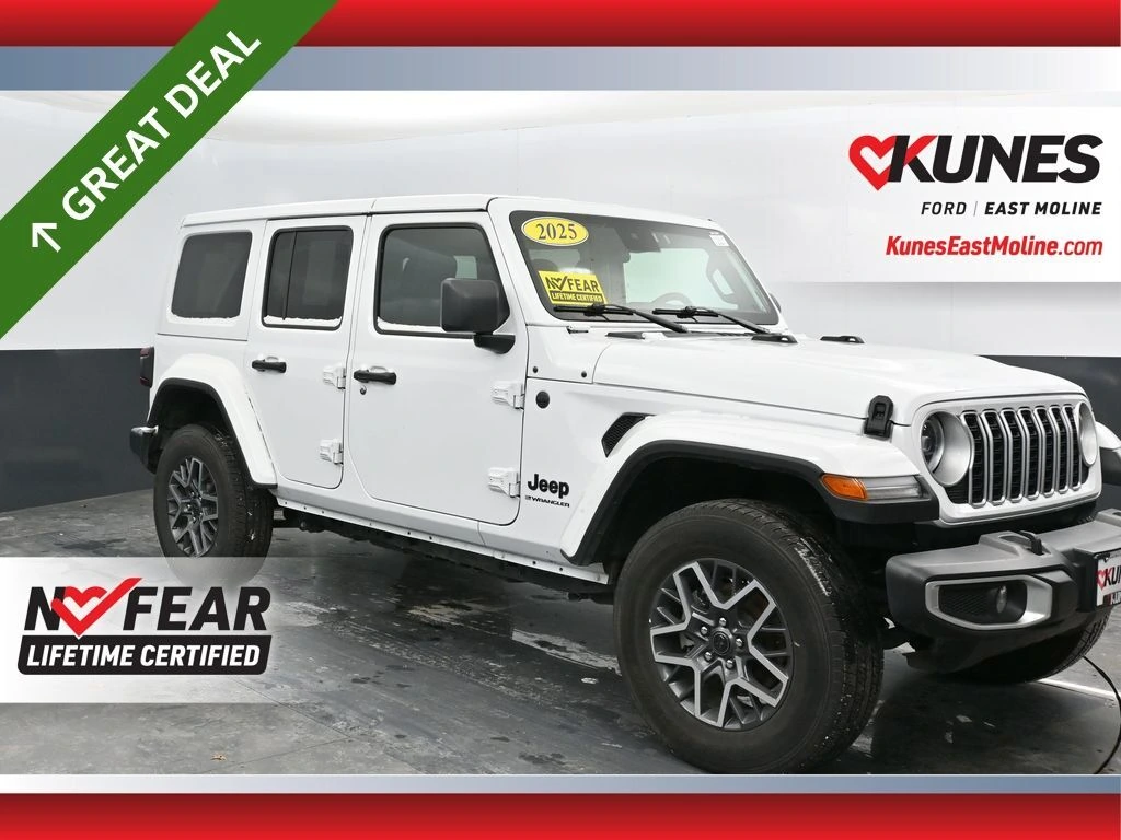 2025 Jeep Wrangler 4-Door Sahara's photo