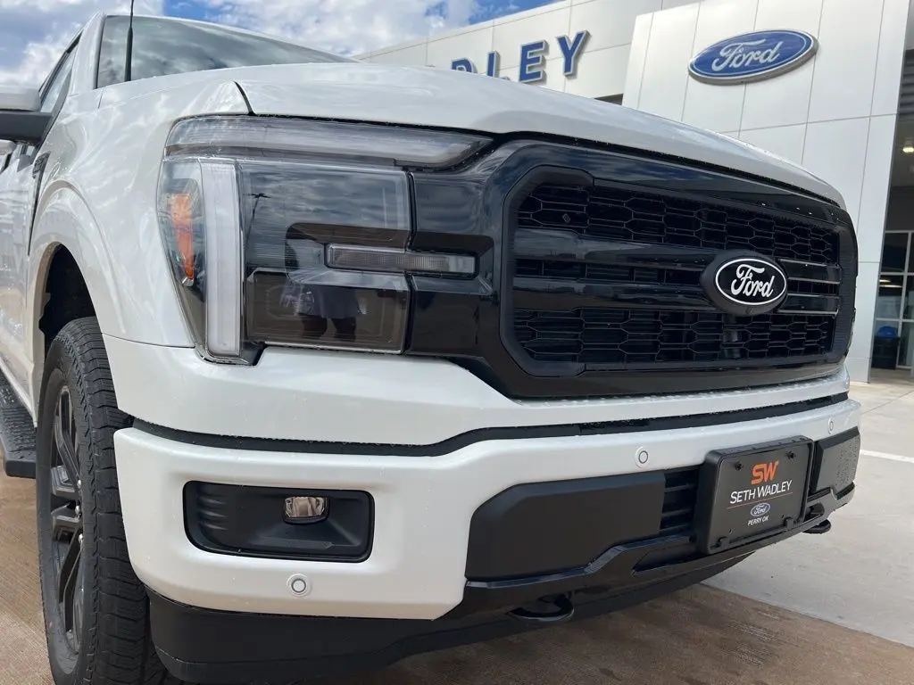 2025 Ford F-150 Lariat photo 6