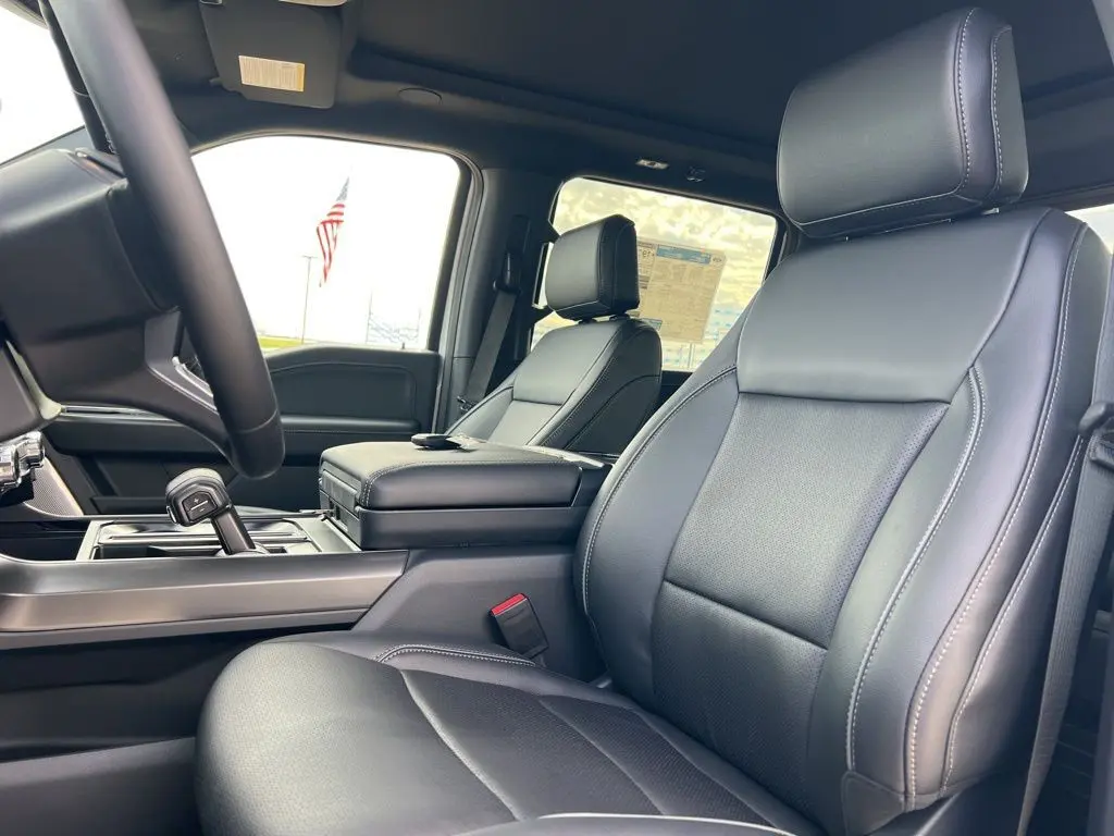 2025 Ford F-150 Lariat photo 15