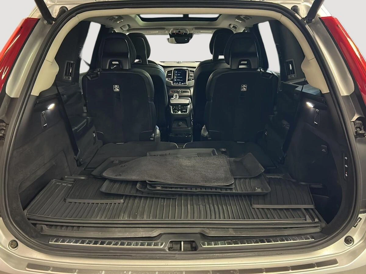 2021 Volvo - image 10