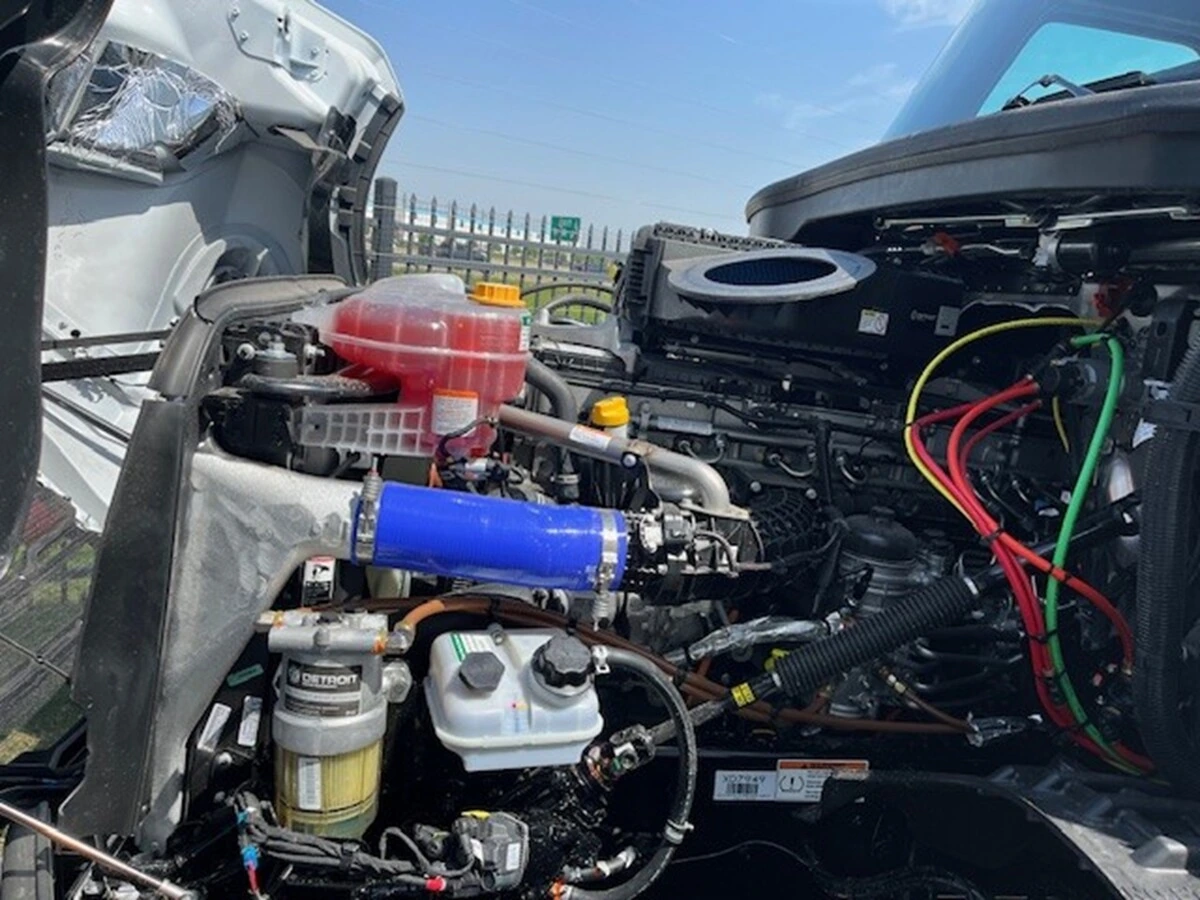 2027 Freightliner - image 17