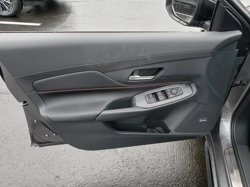 2026 Nissan Sentra SR - Photo 9