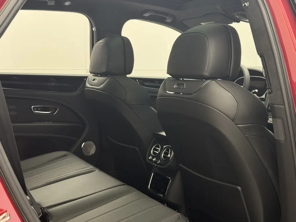 2025 Bentley Bentayga Azure photo 48