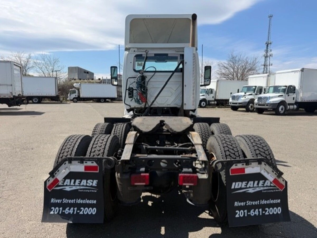 2020 International LT in Warwick, RI — photo 4