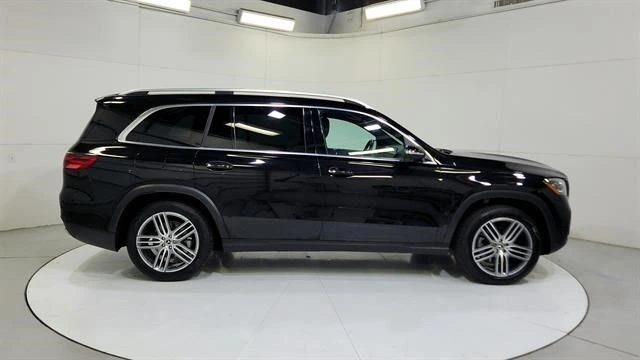 2026 Mercedes-Benz GLS 9