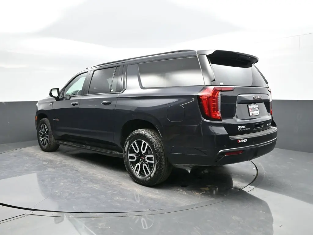 2023 Gmc Yukon XL AT4 photo 4