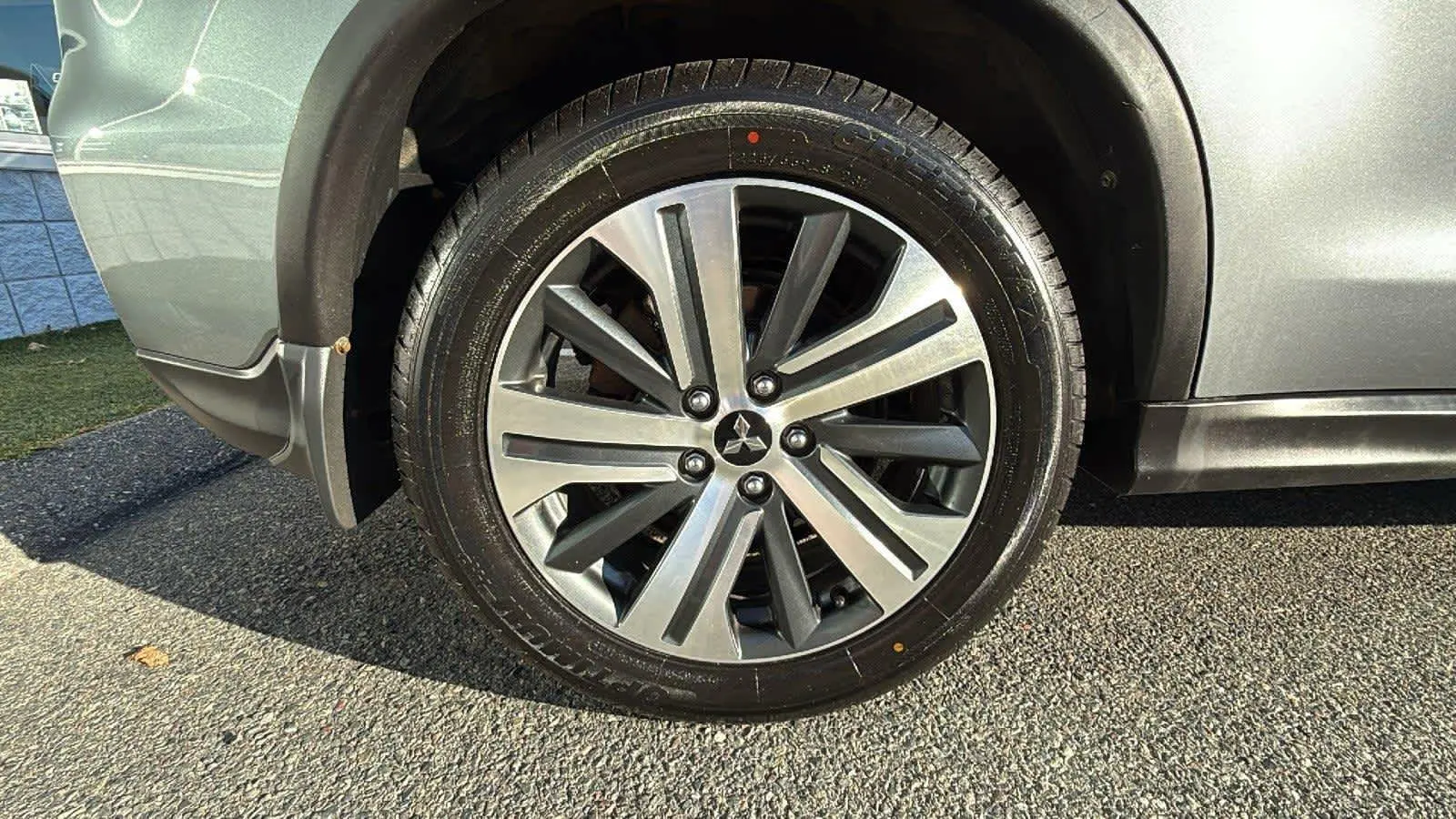 2023 Mitsubishi Outlander Sport ES photo 7