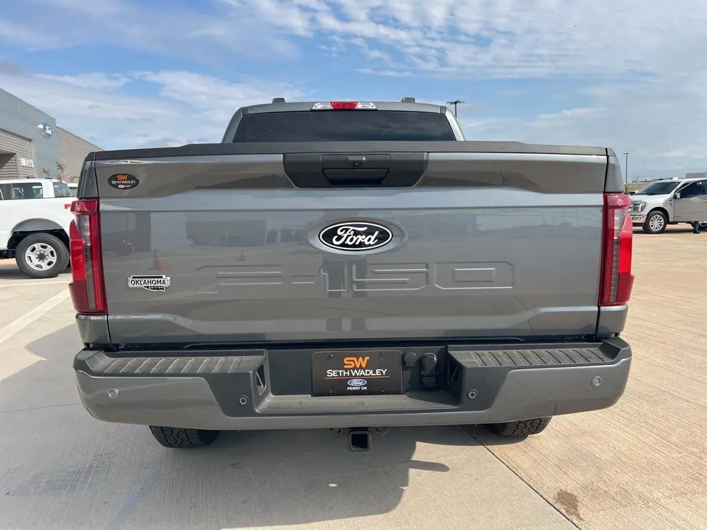 2025 Ford F-150 XLT photo 4