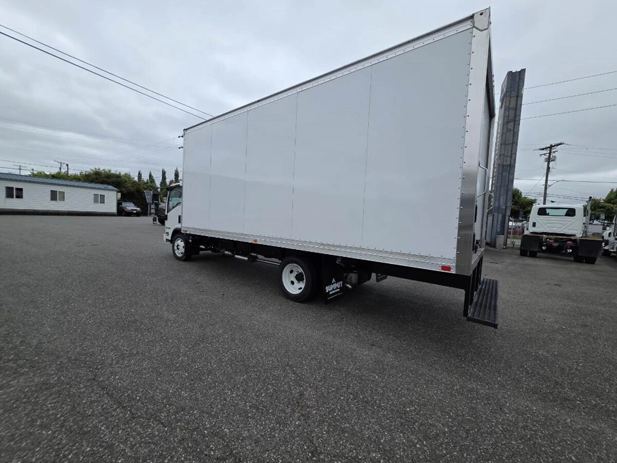 2026 Isuzu NPR — photo 6