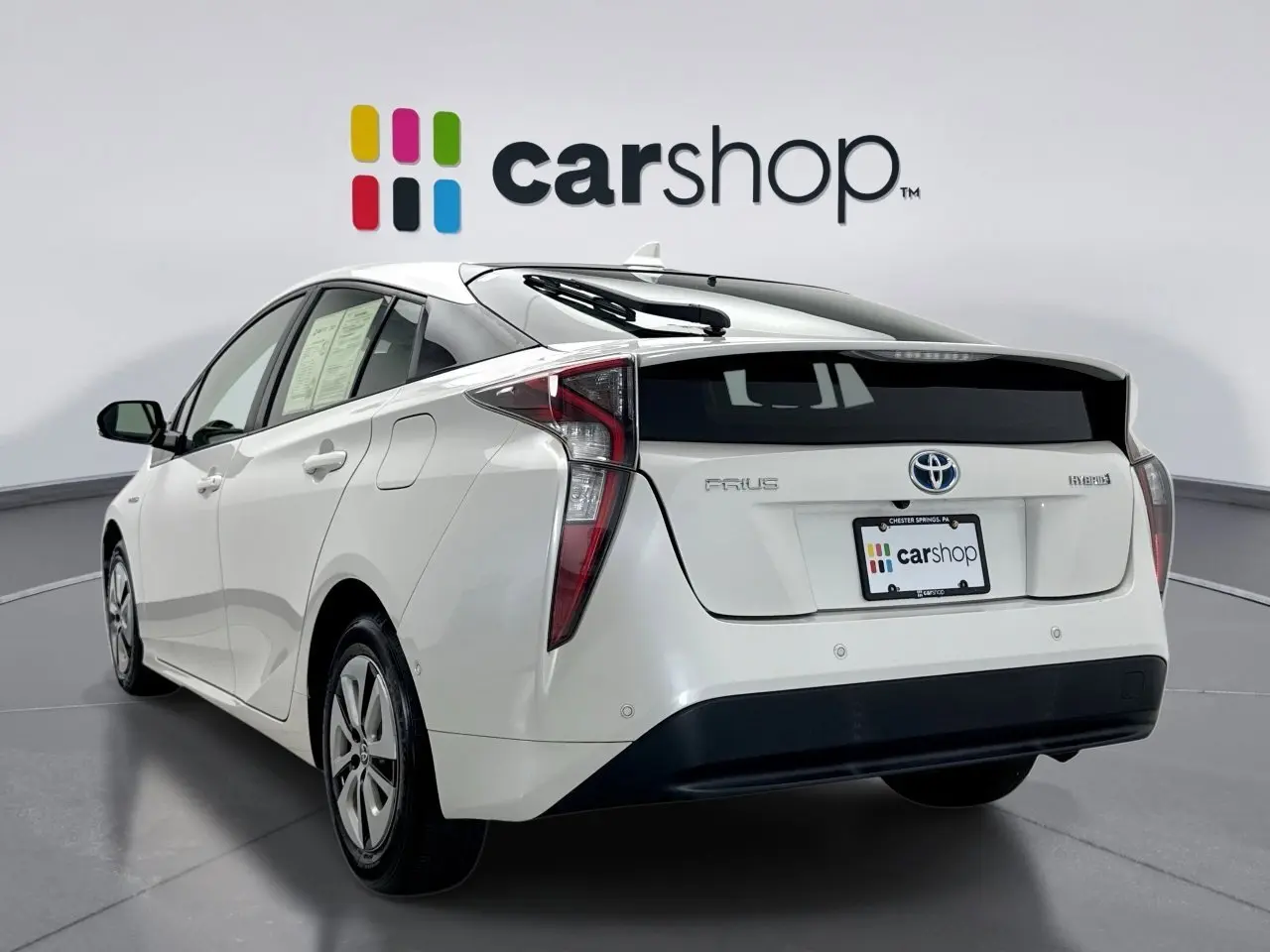 2017 Toyota Prius One Two photo 3