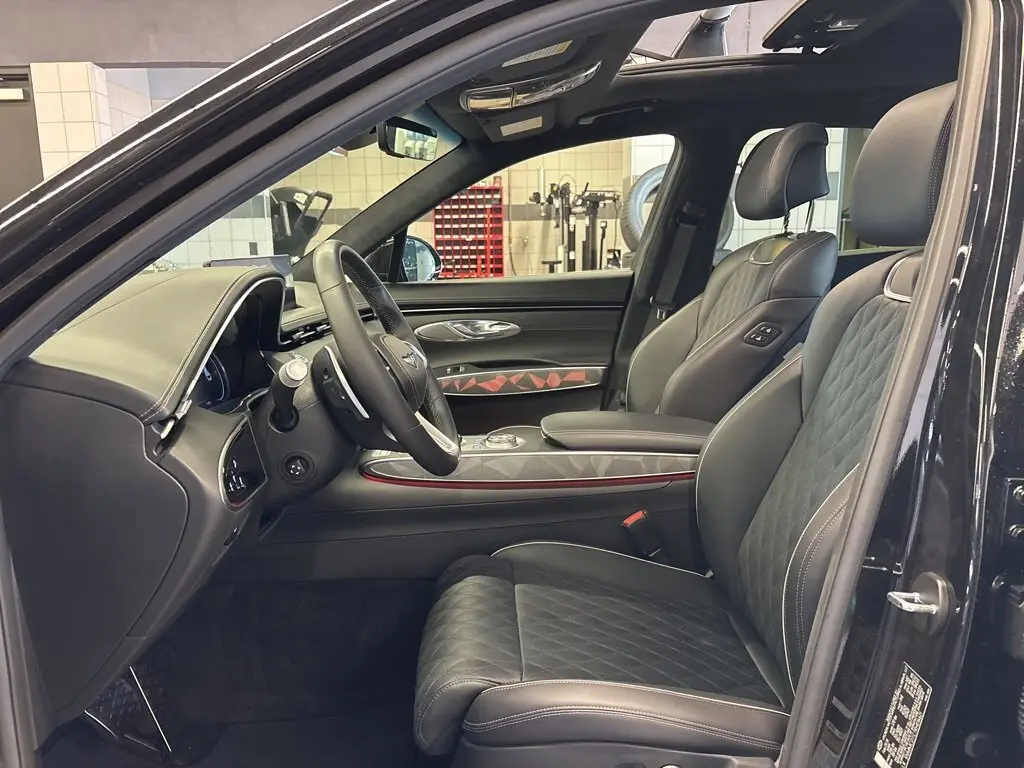2024 Genesis GV70 3.5T Sport photo 4