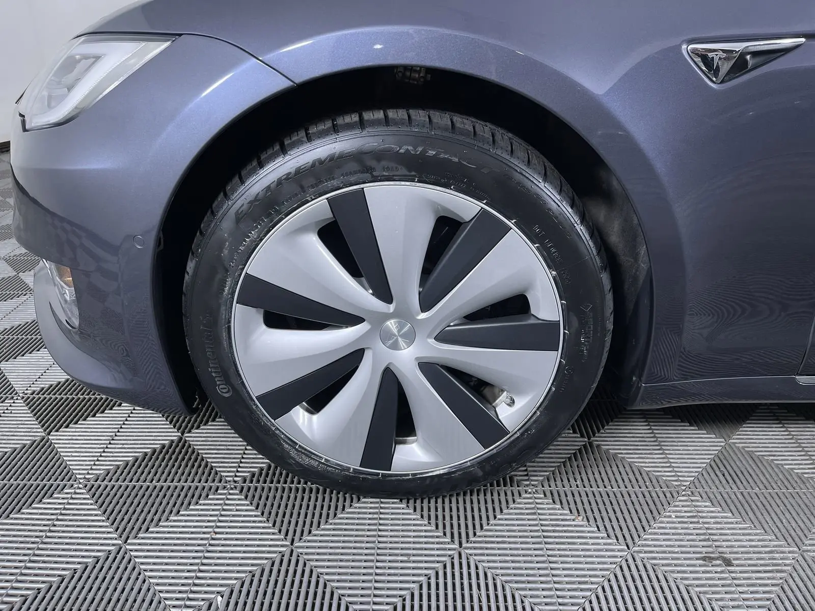 2021 Tesla Model S Long Range Plus photo 23