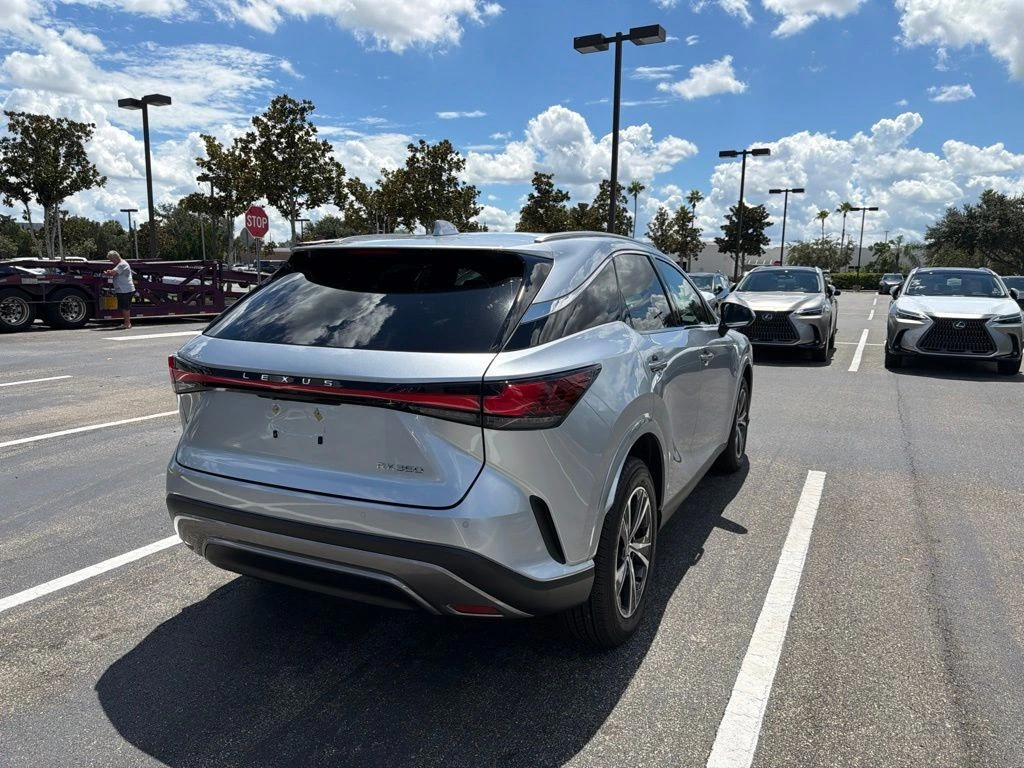 2026 Lexus RX 350 - Photo 6