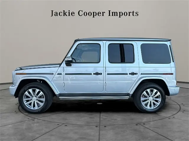 2022 Mercedes Benz G 550 photo 2