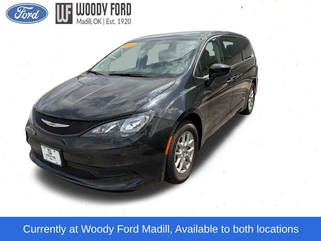 2023 Chrysler Voyager LX