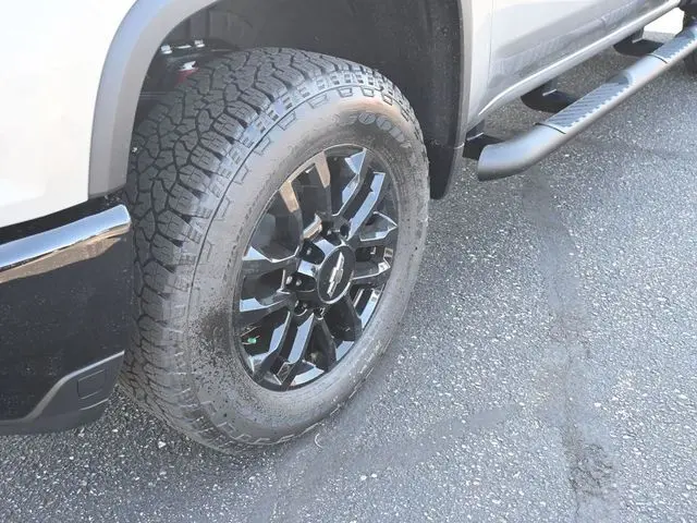 2026 Chevrolet Silverado 2500HD Custom photo 10