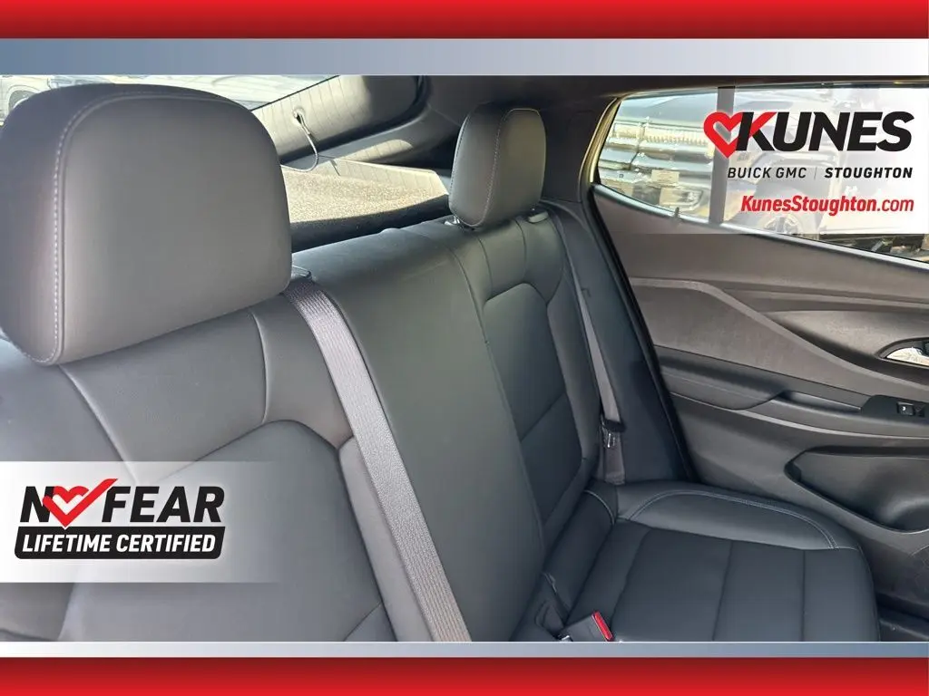 2024 Buick Envista ST photo 31
