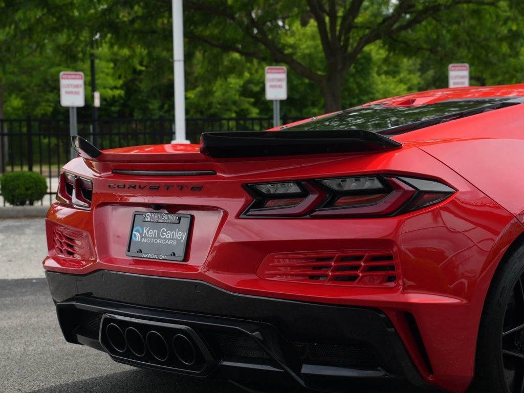2024 Chevrolet Corvette 3LZ - Photo 17