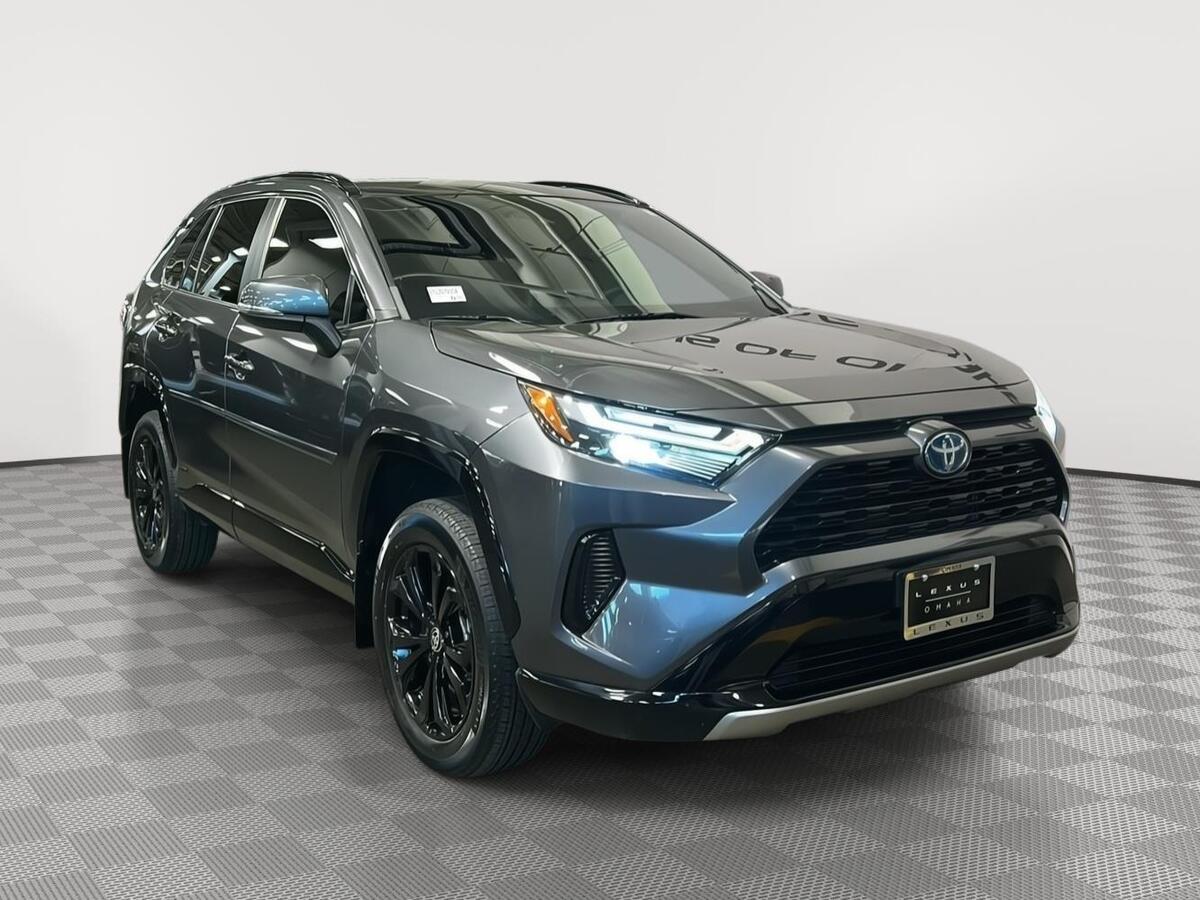 2022 Toyota RAV4 Hybrid SE