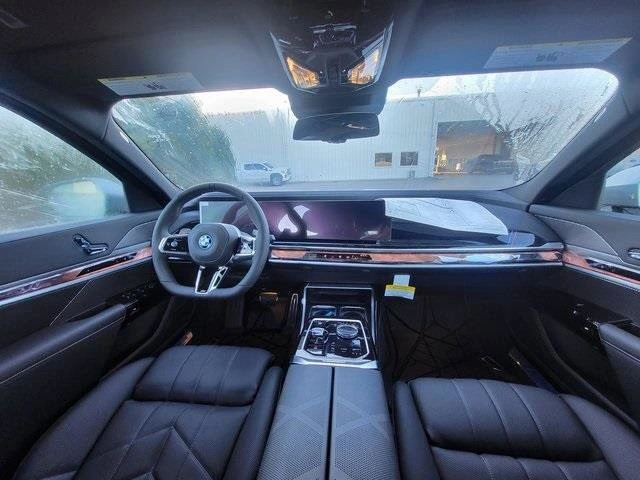 2026 BMW 7 Series 750e - Photo 16