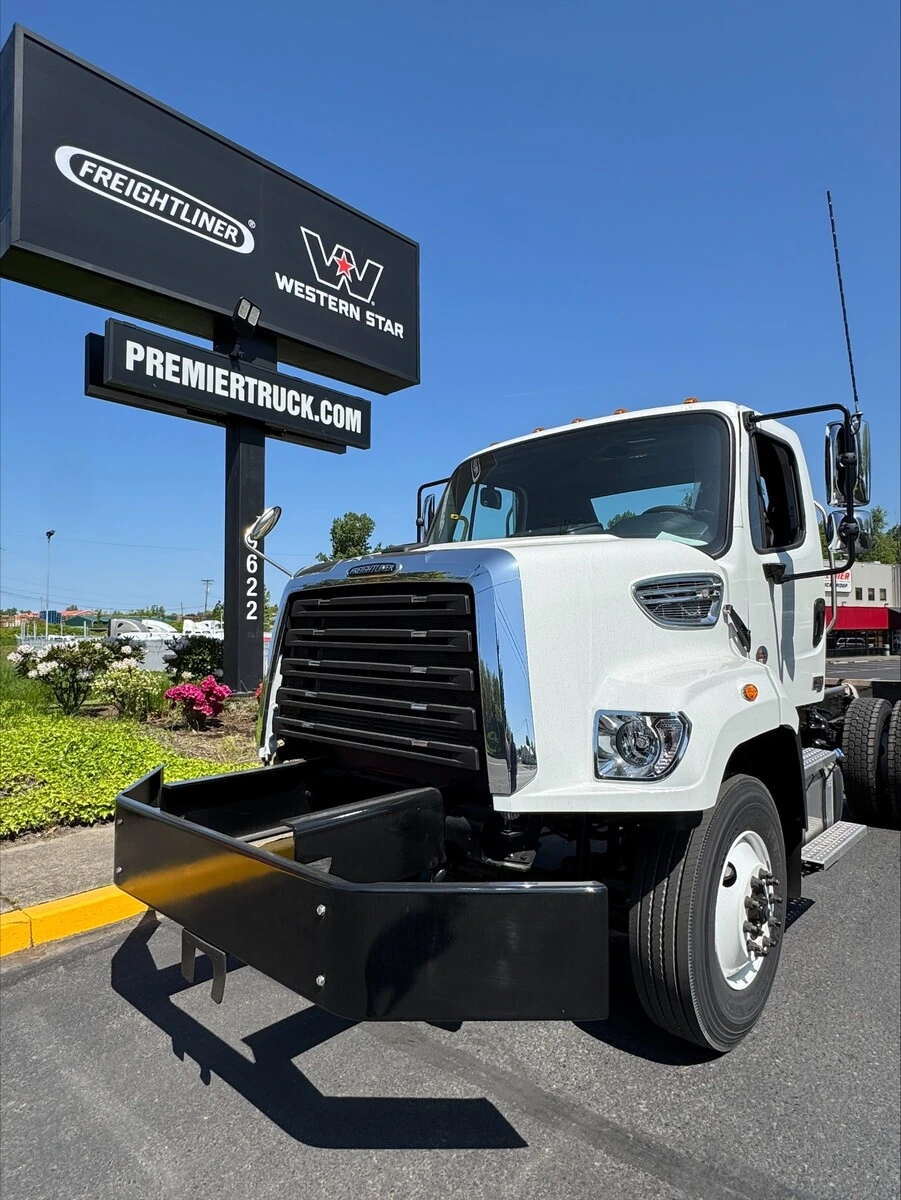 2025 Freightliner 108SD in Portland, OR — photo 2