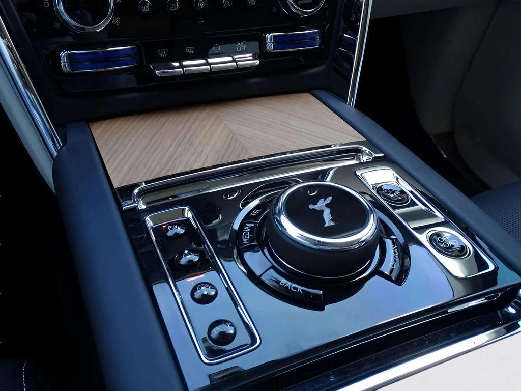 2025 Rolls-Royce Cullinan Base - Photo 15