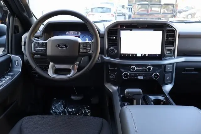 2025 Ford F-150 XLT photo 5