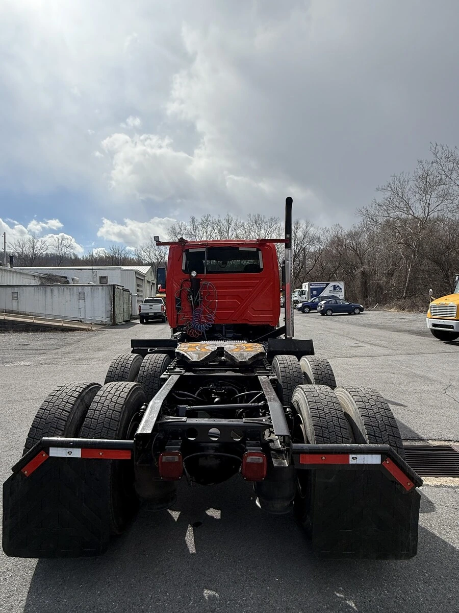 2020 International HV - image 6