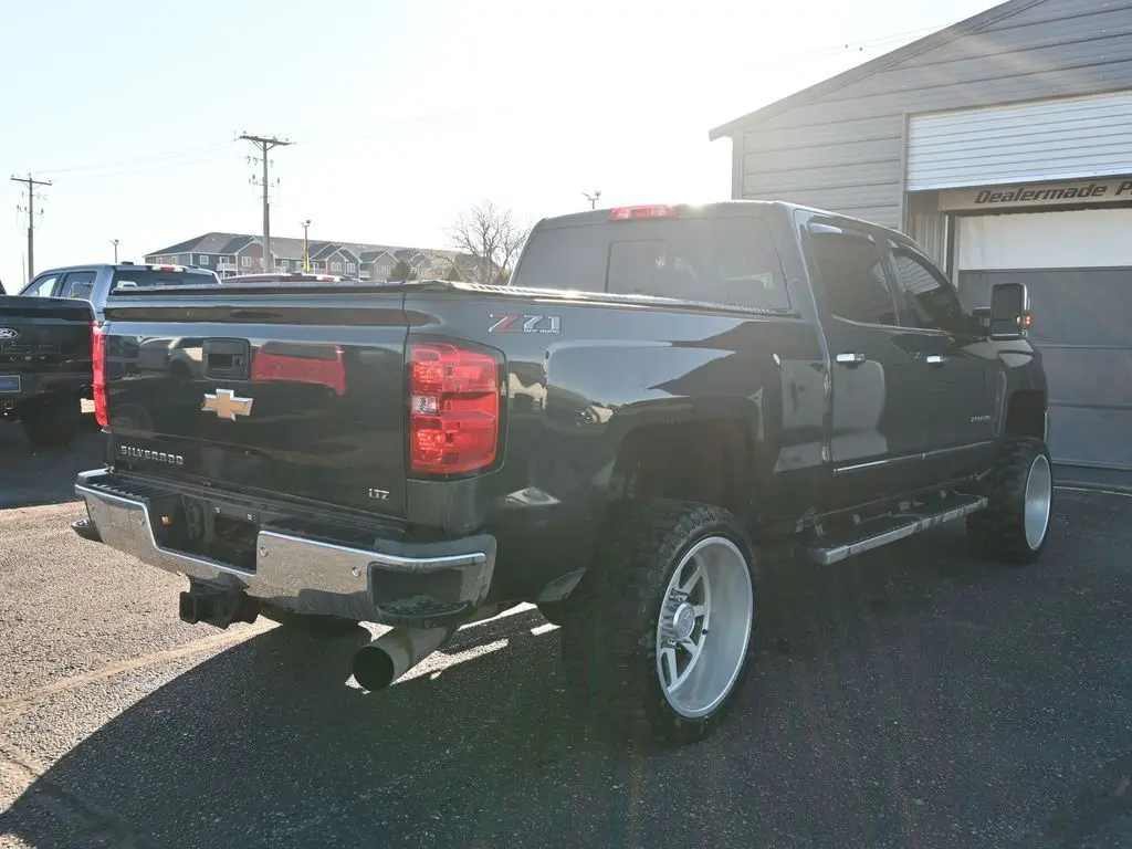 2018 Chevrolet Silverado 2500HD LTZ photo 4