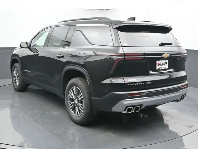 2026 Chevrolet Traverse 2LT photo 5