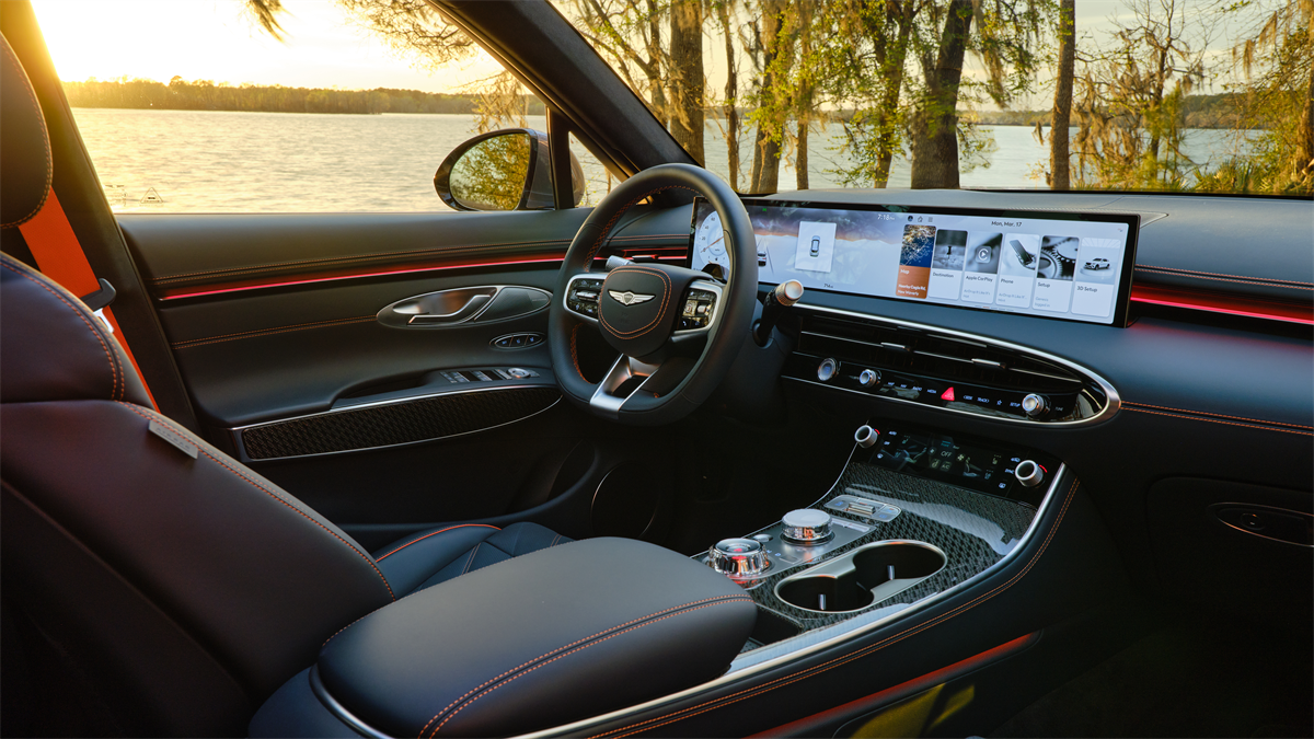  Genesis GV70 interior seating