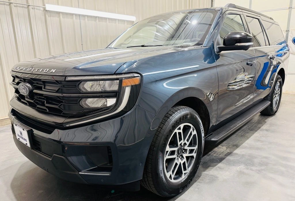2025 Ford Expedition Active MAX's photo