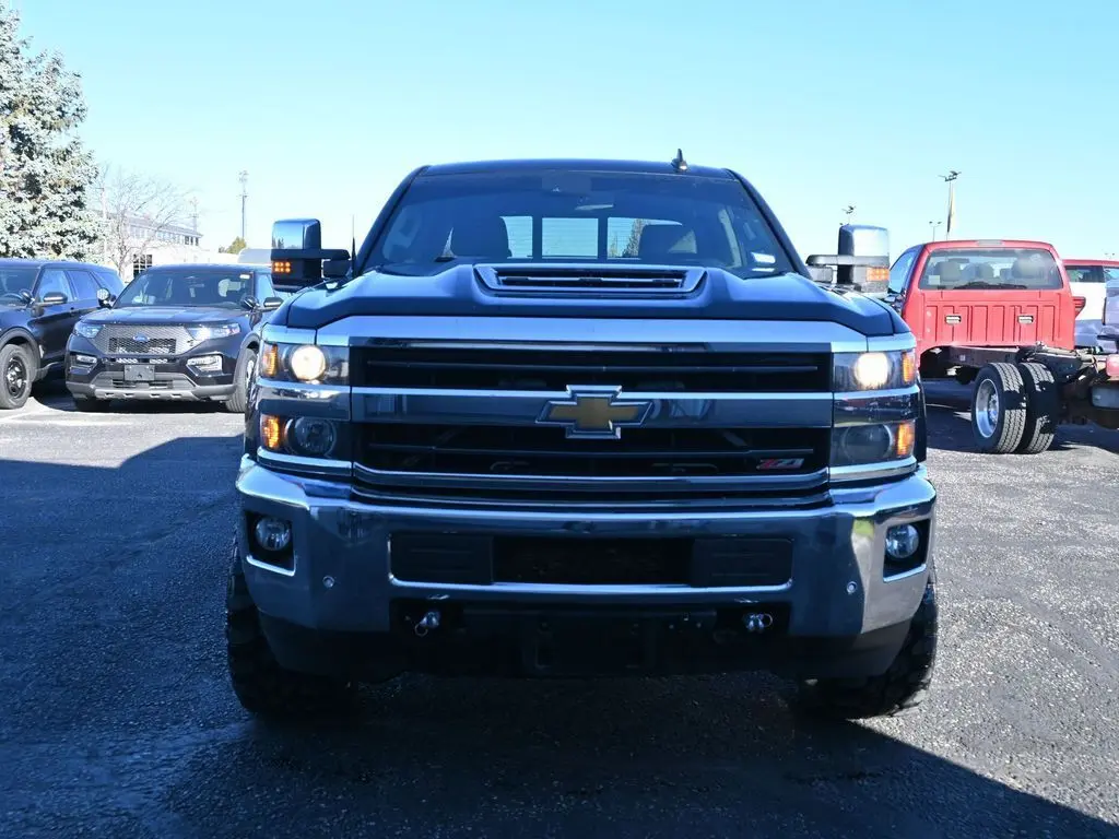 2018 Chevrolet Silverado 2500HD LTZ photo 2